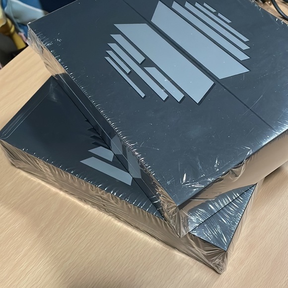 Official BTS PROOF album Standard Edition đź’ś - Picture 4 of 5